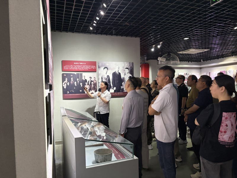 南京城市基层治理学院成功举办全...