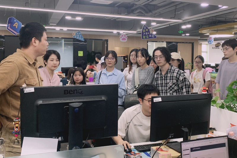 我校师生赴新东方文旅江苏公司开...