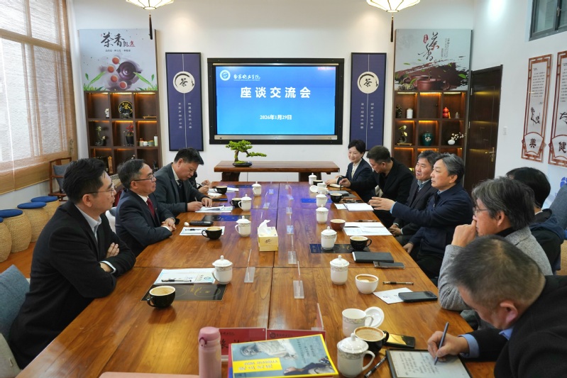 市人大代表、江宁区收藏家协会会...