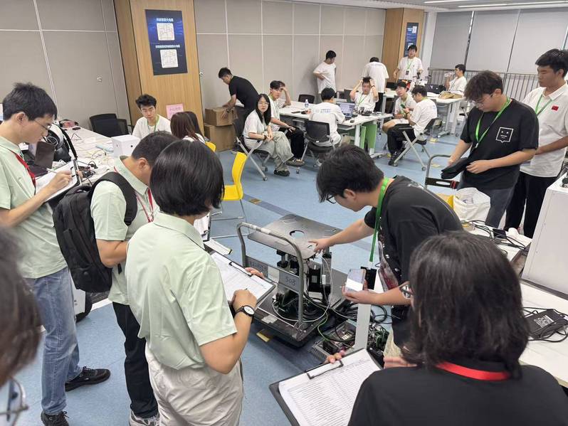 我校学子在第九届全国大学生嵌入...